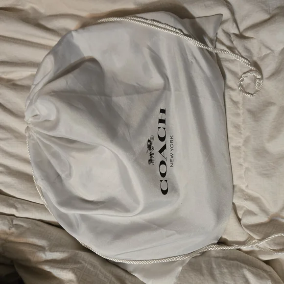 Coach Black Gotham Messenger Bag with Sleek Design - Picture 5 of 5